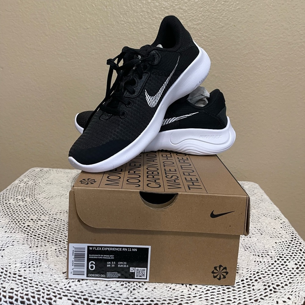 Nike Women’s Black Running Shoes. Brand New.